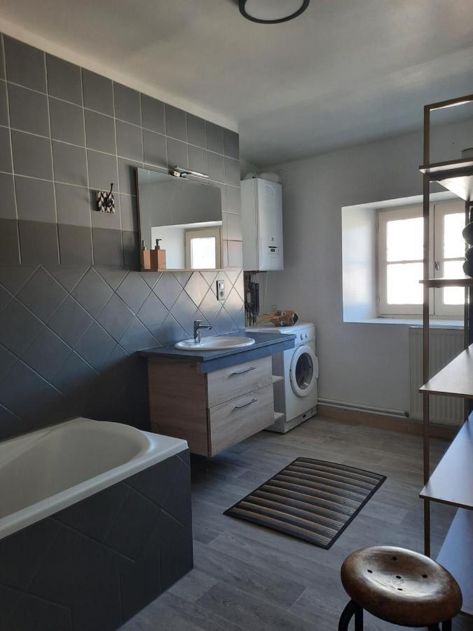 Duplex Place Du Marche Saint-Jean-d'Angely Exterior foto